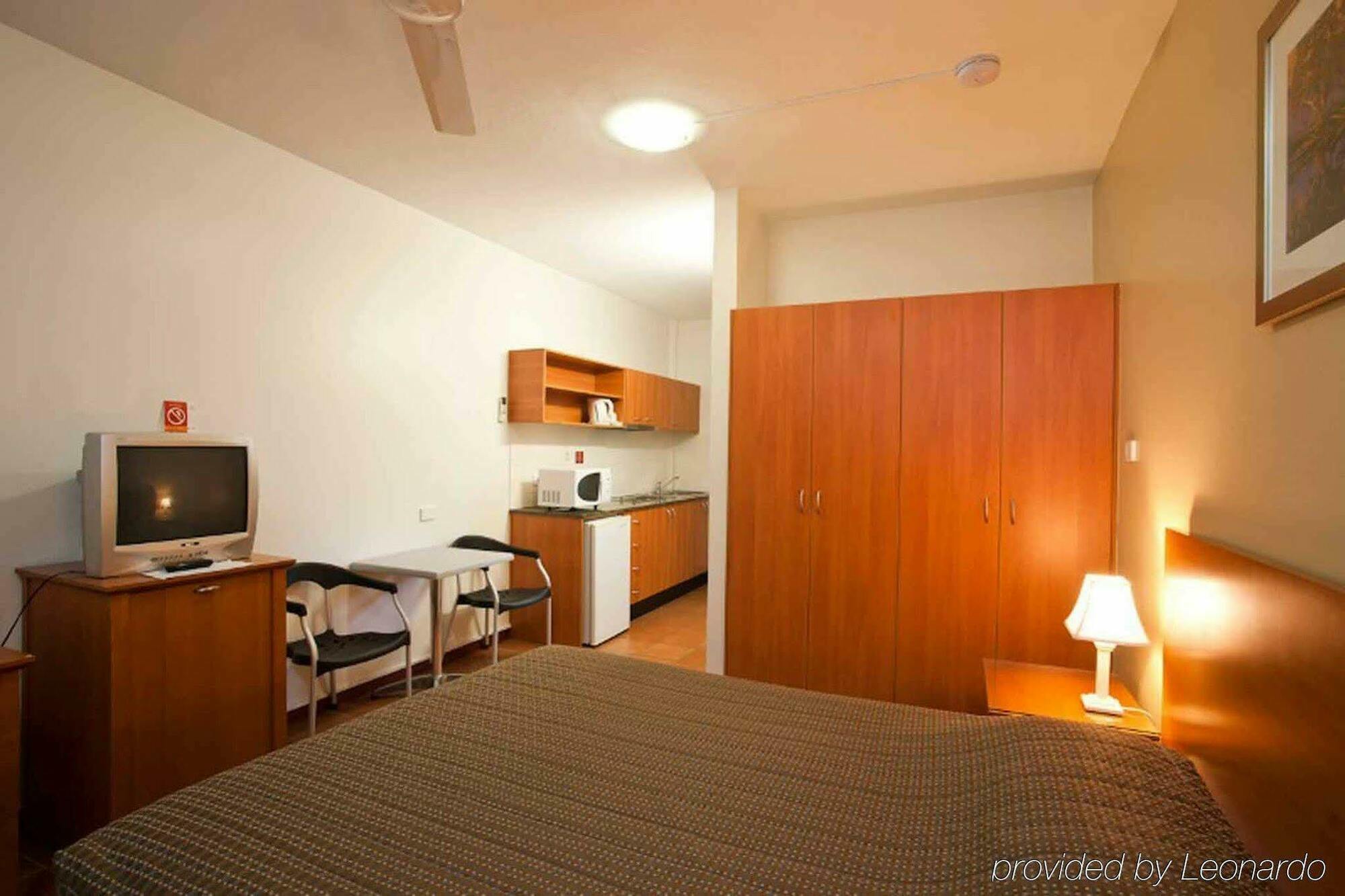 Darwin City Edge Motel & Suites Room photo